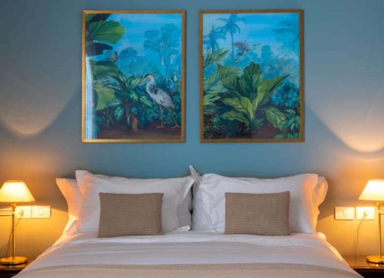 Nas formas e contornos desse quarto, a simetria encontra o lugar perfeito para se mostrar.